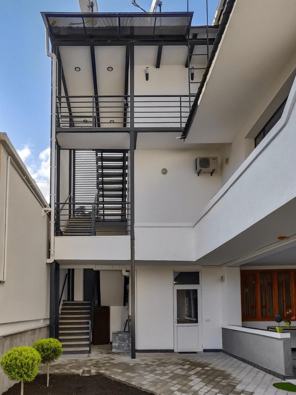 Westay Hotel Tiflis Exterior foto
